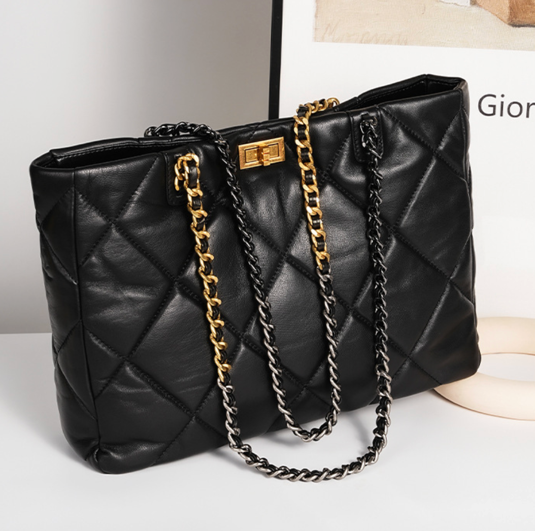 Aurora Chain Tote – Bolsa em Couro Genuíno
