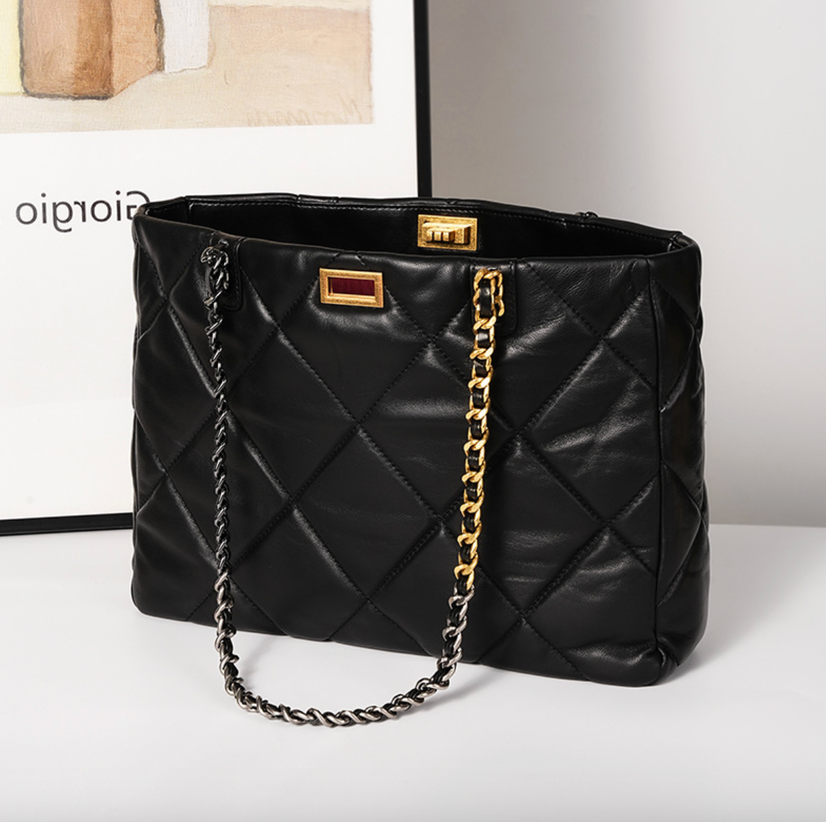Aurora Chain Tote – Bolsa em Couro Genuíno