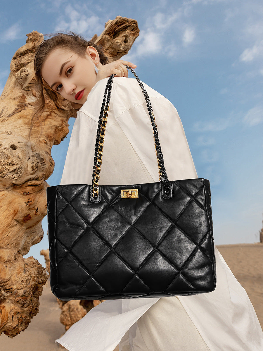 Aurora Chain Tote – Bolsa em Couro Genuíno