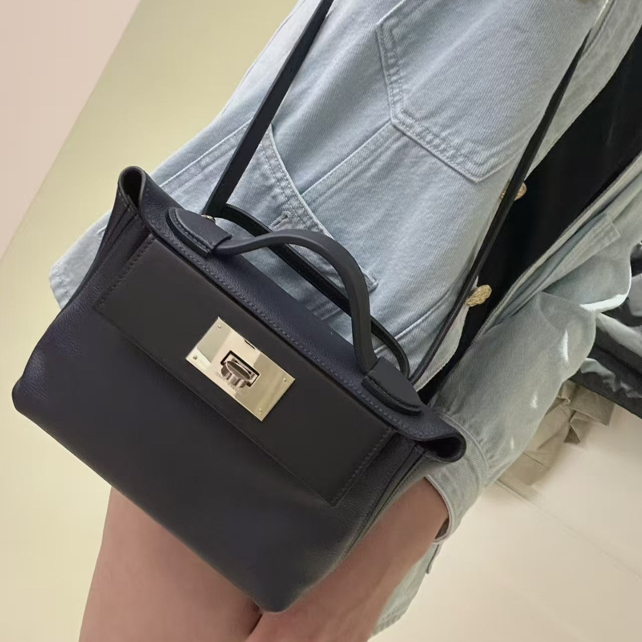 Sienna Lock Mini – Bolsa em Couro Genuíno
