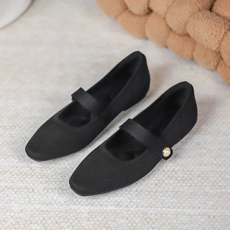 Mollita - Chaussure de style ballerine très élégante et confortable.