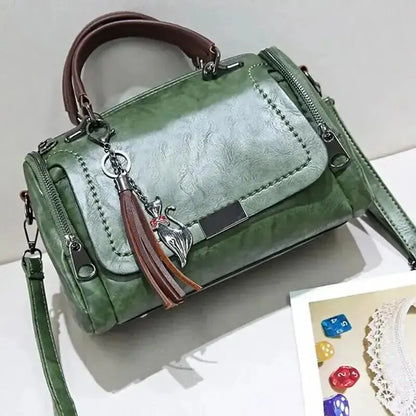 Sac Sofia à pompons – Élégance décontractée 