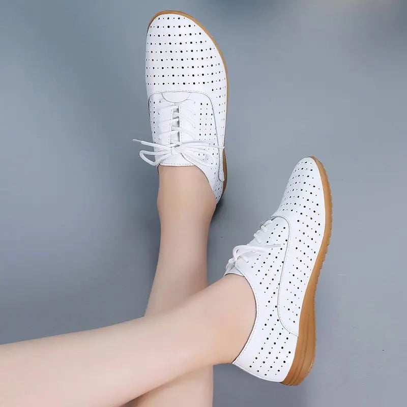 Marinna Filó - Chaussure très élégante et confortable avec des découpes. 