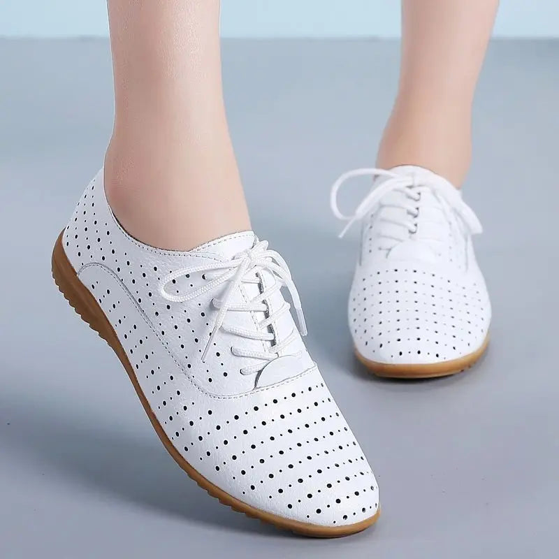 Marinna Filó - Chaussure très élégante et confortable avec des découpes. 