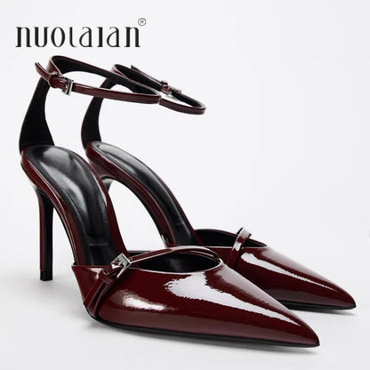 Victoria Luxe - Sapatos Stiletto de Verniz com Pulseira no Tornozelo