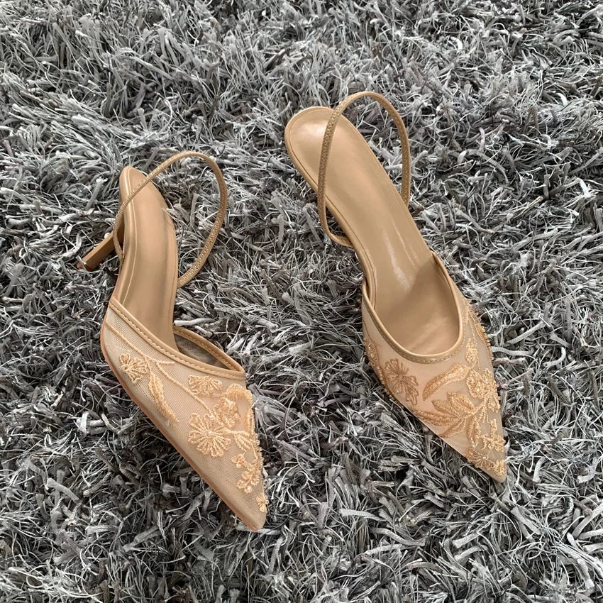 Sapatos Slingback Bordados de Luxo – Elegância para Ocasiões Especiais