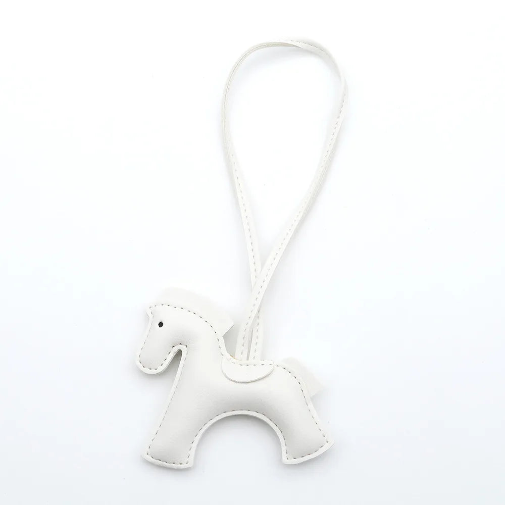 Porte-clés cheval en cuir PU pour femme, tendance, multicolore, en forme de cheval, accessoire pour clés de voiture ou sac à main, bijou cadeau