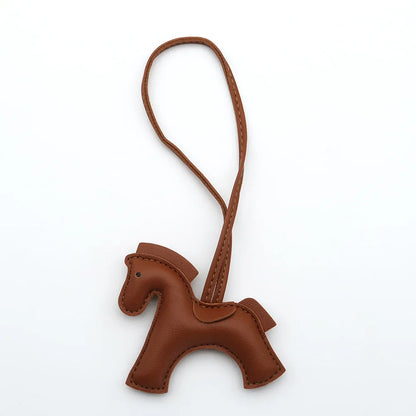 Porte-clés cheval en cuir PU pour femme, tendance, multicolore, en forme de cheval, accessoire pour clés de voiture ou sac à main, bijou cadeau