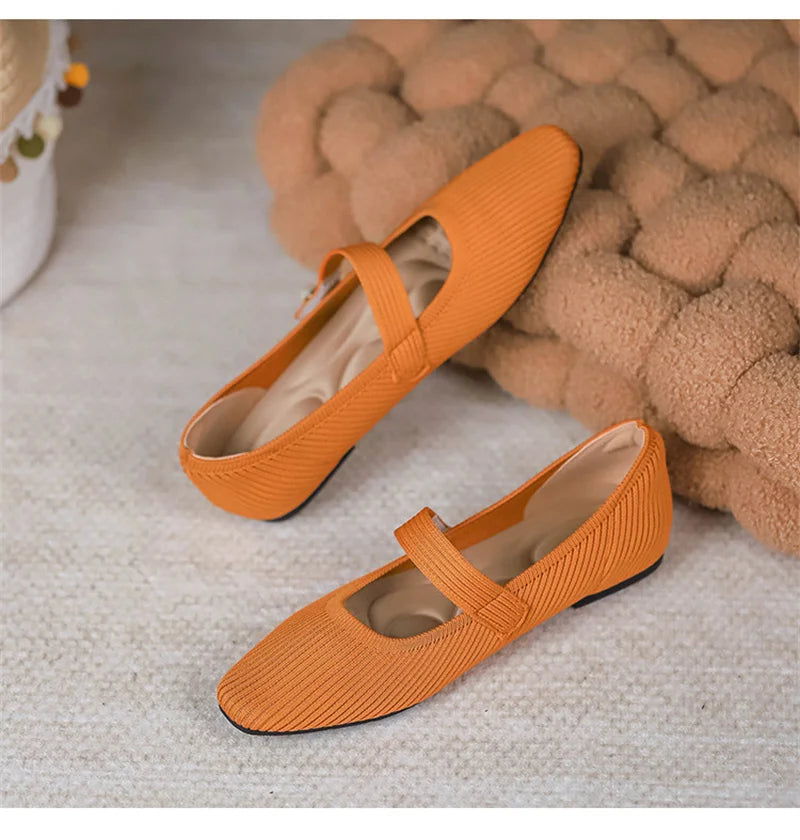 Mollita - Chaussure de style ballerine très élégante et confortable.