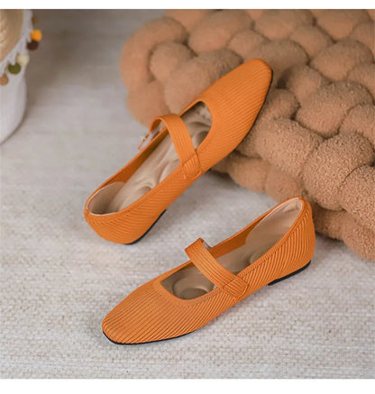 Mollita - Chaussure de style ballerine très élégante et confortable.