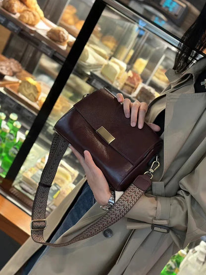 Bolsa Tiracolo Bianca em Couro Genuíno – Elegância Casual