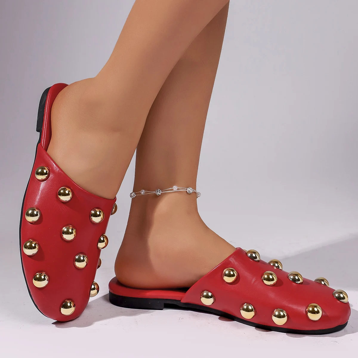Verona Rivet – Mules Casuais Elegantes