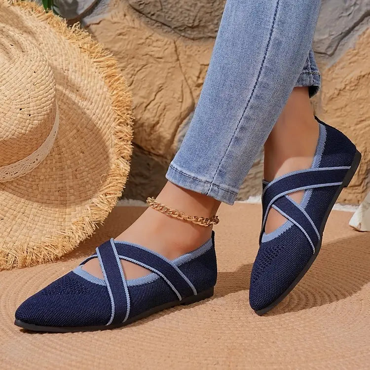 Élise - Sapato Plano Bicolor com Tiras Cruzadas Elegantes