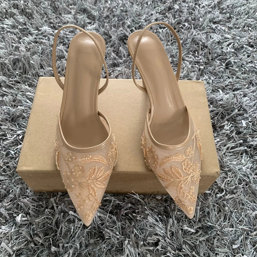 Sapatos Slingback Bordados de Luxo – Elegância para Ocasiões Especiais