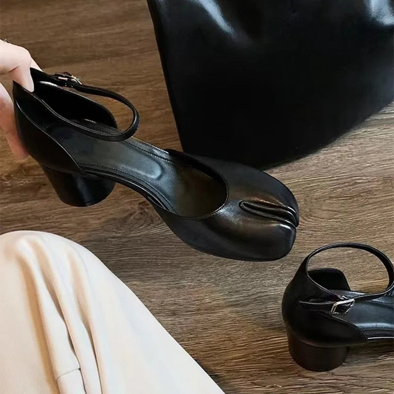 Aurora Elegance - Sapatos Mary Jane em Verniz
