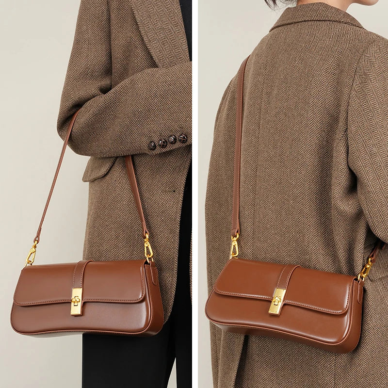 Bolsa Baguete "Clássica Lux Couro Genuíno"