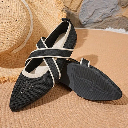 Élise - Sapato Plano Bicolor com Tiras Cruzadas Elegantes