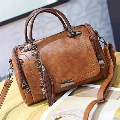 Sac Sofia à pompons – Élégance décontractée 