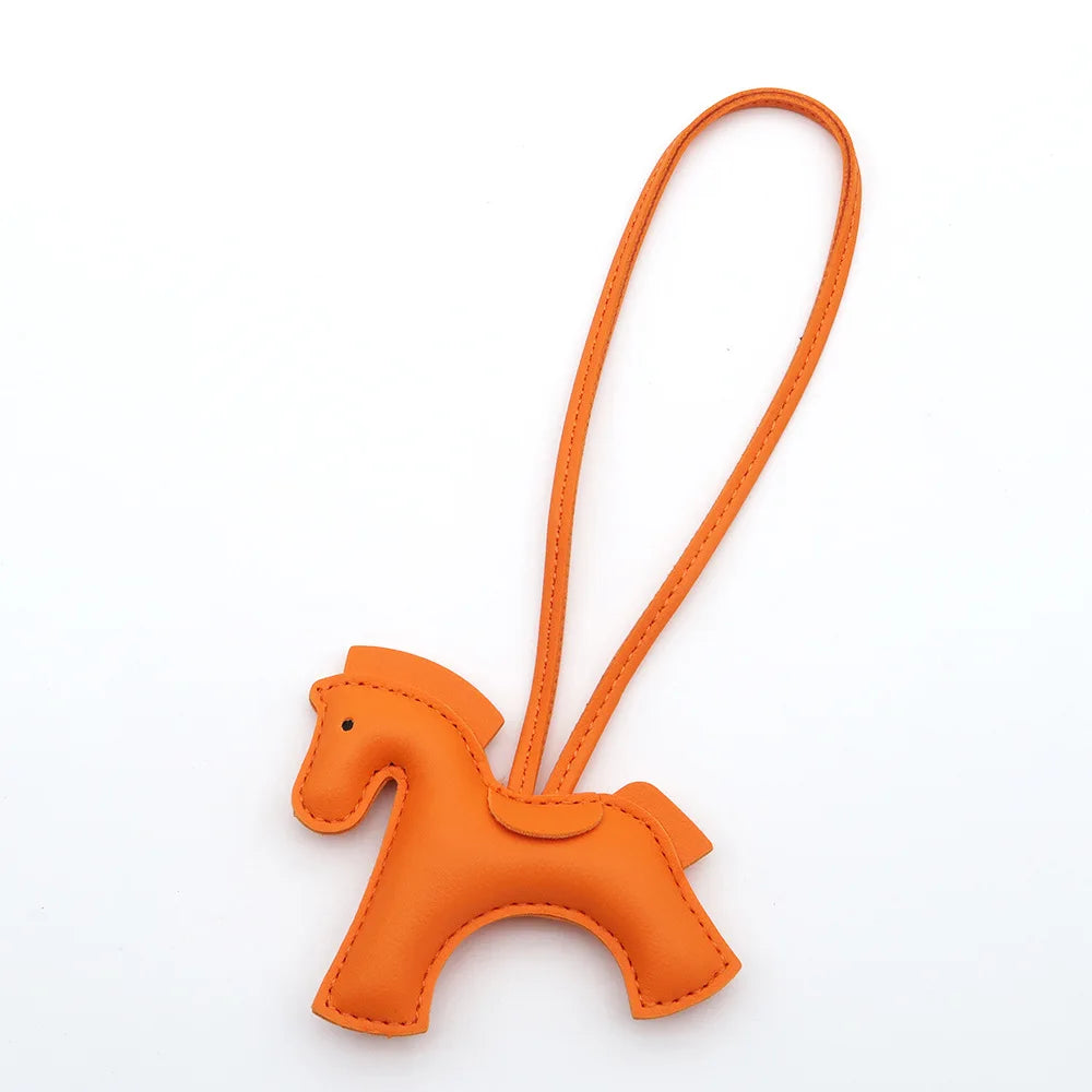 Porte-clés cheval en cuir PU pour femme, tendance, multicolore, en forme de cheval, accessoire pour clés de voiture ou sac à main, bijou cadeau