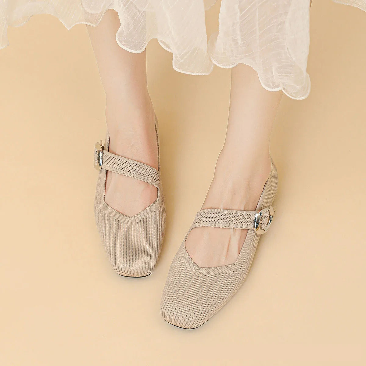 Victoria 2025 - Chaussure de style Mary Jane très élégante et confortable.