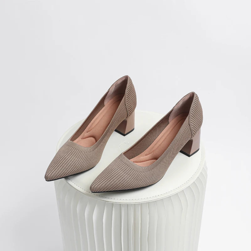 Victoria Pump - Sapato de Salto Médio muito Elegante e Confortável