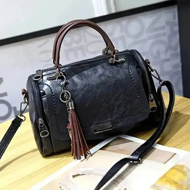 Sac Sofia à pompons – Élégance décontractée 