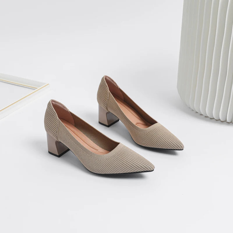 Victoria Pump - Sapato de Salto Médio muito Elegante e Confortável