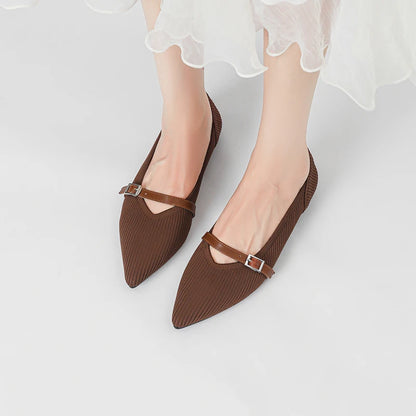 Isadora Mucia - Chaussure de style ballerine très élégante et confortable.